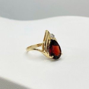 Garnet and diamond ring